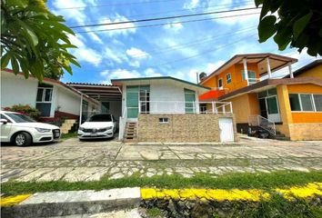 Casa en  Jardines De Cuernavaca, Cuernavaca, Morelos