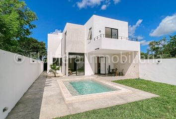 Casa en  Avenida 21, Mérida, Yucatán, 97305, Mex