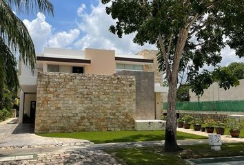 Casa en  Yucatan Country Club, Mérida, Yucatán, Mex