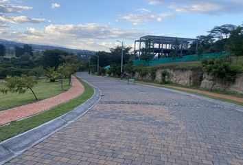 Terreno Comercial en  Cumbayá, Quito