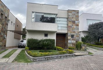 Casa en  Cumbayá, Quito