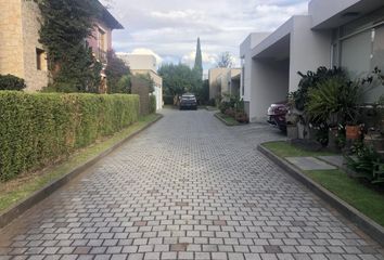 Casa en  Cumbayá, Quito