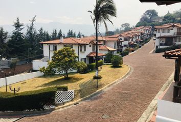 Casa en  Lucha De Los Pobres, La Argelia, Quito