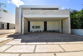 Casa en  Yucatán Country Club, Mérida, Yucatán