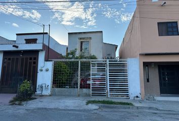 Casa en  Calle Tulipanes 1, Los Girasoles Segundo Sector, General Escobedo, Nuevo León, 66055, Mex