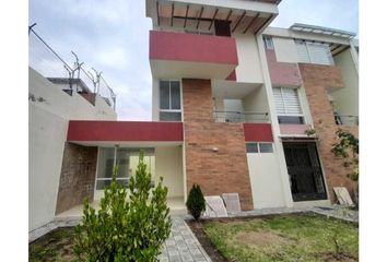 Casa en  Cumbayá, Quito