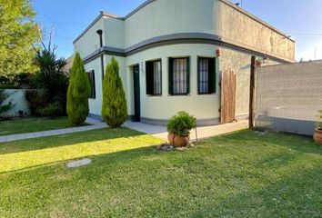 Casa en  Burzaco, Partido De Almirante Brown