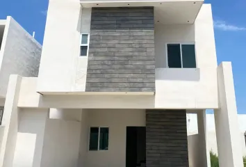 Casa en fraccionamiento en  Calle 3, La Fuente, Saltillo, Coahuila De Zaragoza, 25010, Mex