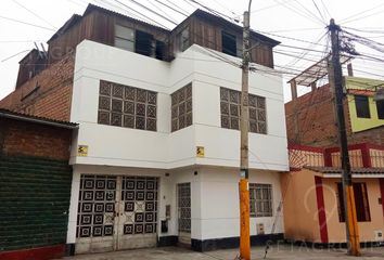 Casa en  El Agustino, Lima