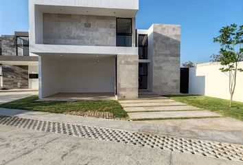 Casa en  Calle 18 108-108, Cholul, Mérida, Yucatán, 97305, Mex