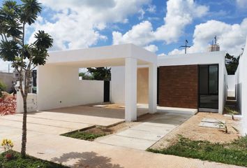 Casa en condominio en  Avenida Hacienda Cholul, Cholul, Mérida, Yucatán, 97305, Mex