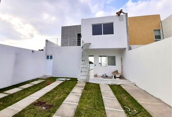 Casa en  Jardines De Ahuatepec, Cuernavaca, Morelos