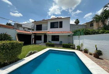 Casa en  Los Volcanes, Cuernavaca, Cuernavaca, Morelos