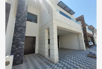 Casa en fraccionamiento en  Calle Vía Boreal, Villanatura, Saltillo, Coahuila De Zaragoza, 25200, Mex