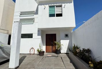 Casa en  Calle Puerta Del Mar, Ensenada, Baja California, 22896, Mex