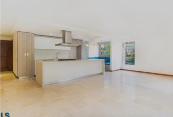 Apartamento en  Poblado, Medellín