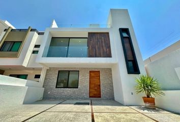 Casa en condominio en  Calle Huizache, Zibata, Zona Cactus, El Marqués, Querétaro, 76269, Mex