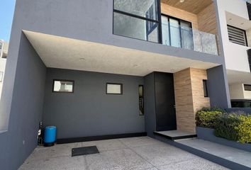 Casa en condominio en  Calle Huizache, Zibata, Zona Cactus, El Marqués, Querétaro, 76269, Mex