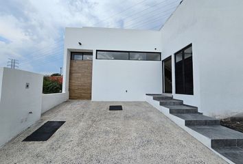 Casa en condominio en  Calle Bosques De Versalles, Colinas Del Bosque Iii, El Pueblito, Corregidora, Querétaro, 76922, Mex