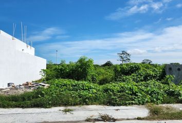 Lote de Terreno en  Calle 2, Residencial Del Lago, Ciudad Del Carmen Centro, Carmen, Campeche, 24158, Mex