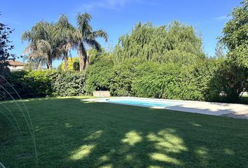 Casa en  Santa María De Los Olivos, Partido De Malvinas Argentinas