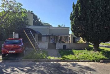 Casa en  Remedios De Escalada, Partido De Lanús