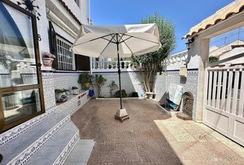 Chalet en  Distrito 3 - Playas - La Mata, Torrevieja