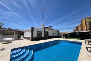 Chalet en  Distrito 2 - Urbanizaciones - Los Naúfragos, Torrevieja