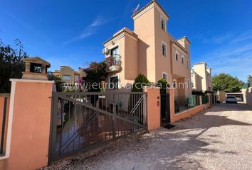 Chalet en  Distrito 2 - Urbanizaciones - Los Naúfragos, Torrevieja