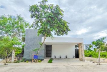 Casa en  Calle Tamarindo, Conkal, Yucatán, 97346, Mex