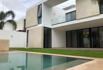 Casa en condominio en  Privada Circuito Toscana 30592, Mérida, Yucatán, 97305, Mex