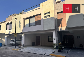 Casa en  Cerrada De La Huasteca, Residencial La Huasteca, Ciudad Santa Catarina, Santa Catarina, Nuevo León, 66353, Mex