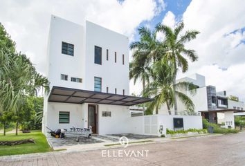 Casa en  Avenida Chac Mool, Benito Juárez, Quintana Roo, 77560, Mex