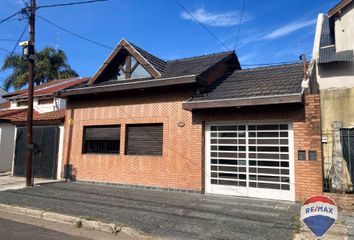 Casa en  Adrogué, Partido De Almirante Brown