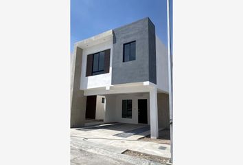 Casa en fraccionamiento en  Calle Mirasierra, Real Del Sol, Saltillo, Coahuila De Zaragoza, 25016, Mex