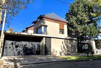 Casa en  Adrogué, Partido De Almirante Brown