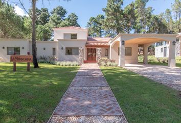 Casa en  Barrio Cerrado Costa Esmeralda, Pinamar