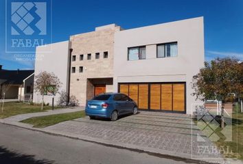 Casa en  Valentina Sur Urbana, Neuquén