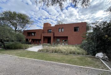 Casa en  Cumbres Del Golf, Villa Allende