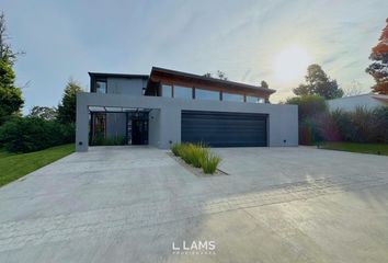 Casa en  Bosque Peralta Ramos, Mar Del Plata