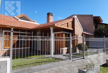 Casa en  Santa Genoveva, Neuquén