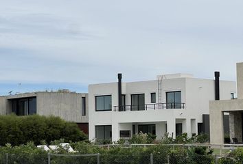 Casa en  El Cantón Puerto, Partido De Escobar