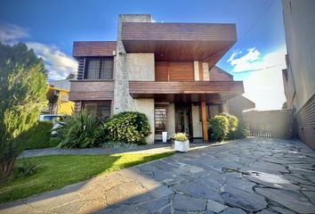 Casa en  Bosque Peralta Ramos, Mar Del Plata