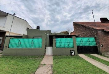 Casa en  Barrio Fortunato De La Plaza, Mar Del Plata