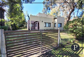 Casa en  Bosque Peralta Ramos, Mar Del Plata