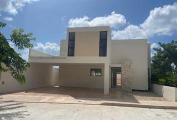 Casa en condominio en  Club De Golf La Ceiba, Mérida, Yucatán