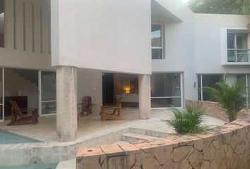 Casa en  Calle 28 353a-353a, México Norte, Mérida, Yucatán, 97129, Mex