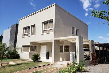 Casa en  Valle Escondido, Córdoba Capital