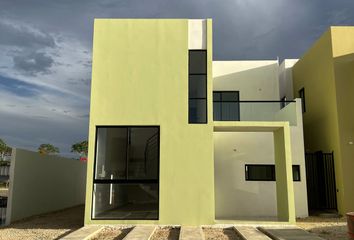 Casa en  Calle 61-a 247-211a, Yucalpetén, Mérida, Yucatán, 97238, Mex