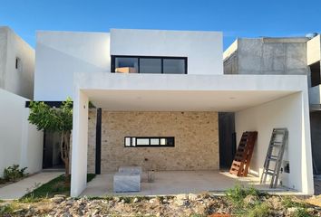 Casa en condominio en  X Canatún, Mérida, Yucatán, Mex